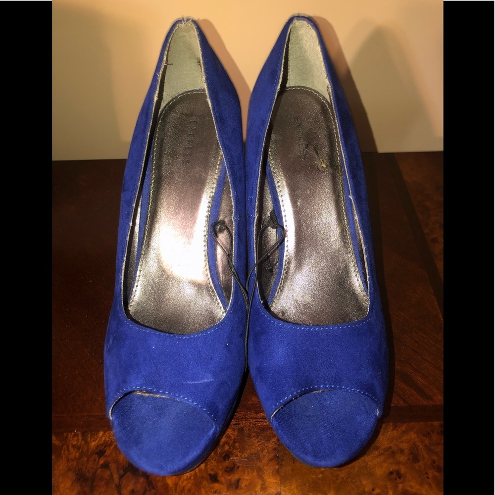 NWT Express heels